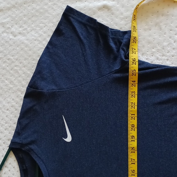 Men's Nike XXL blue lightweight Tshirt - Picture 6 of 7